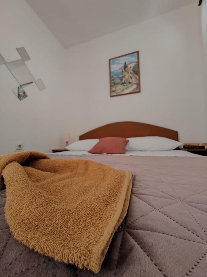 Apartments Turan Centrally Located With Free Parking Igrane Exterior foto