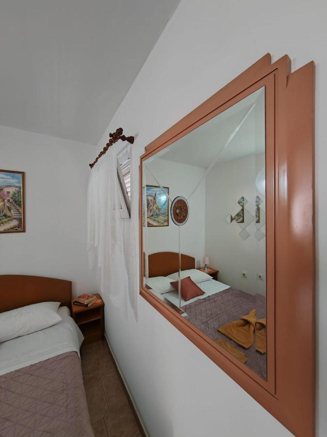 Apartments Turan Centrally Located With Free Parking Igrane Exterior foto